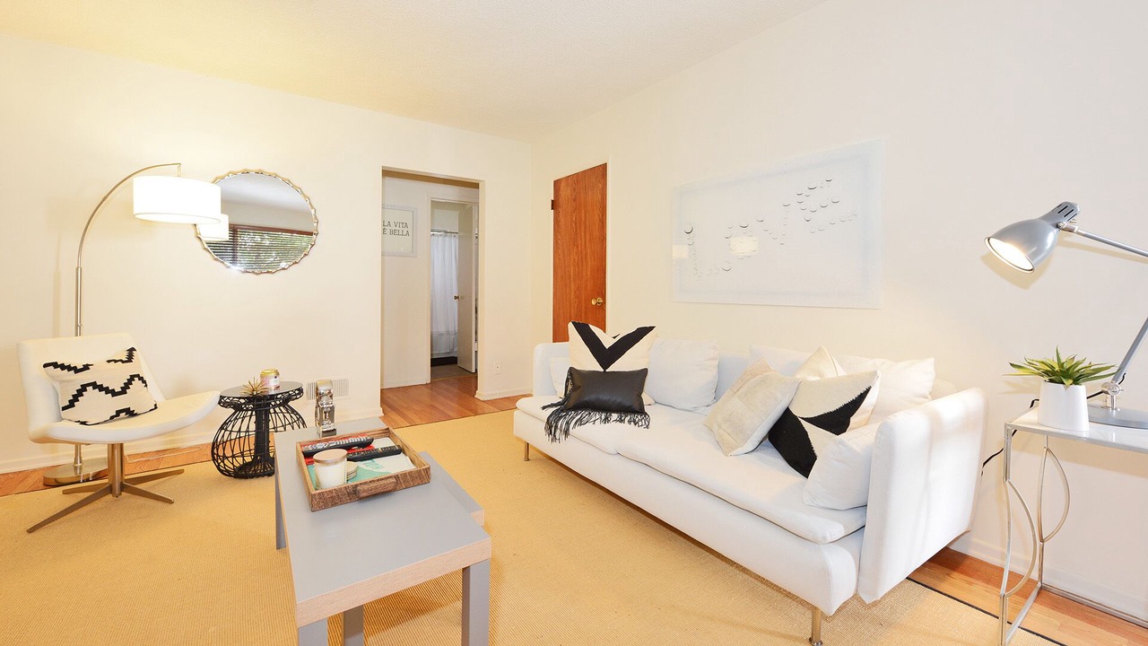 Photo of Livingroom in Beachwood Canyon