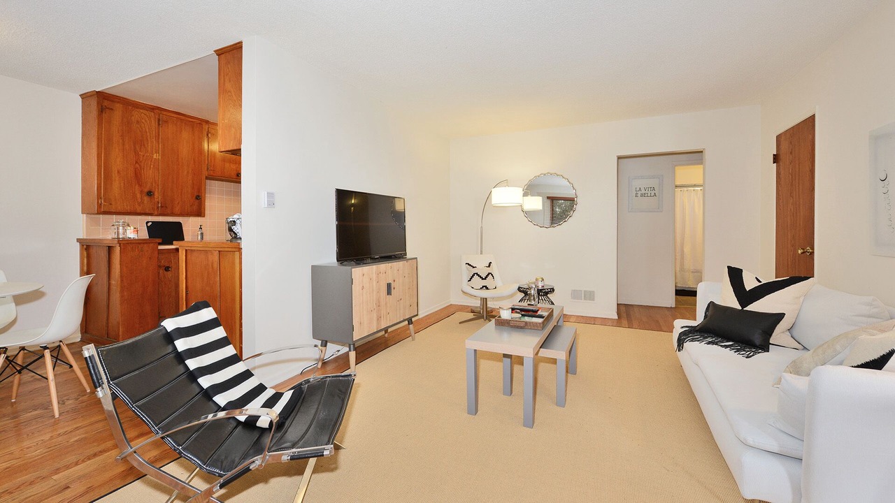 Photo of Livingroom in Beachwood Canyon