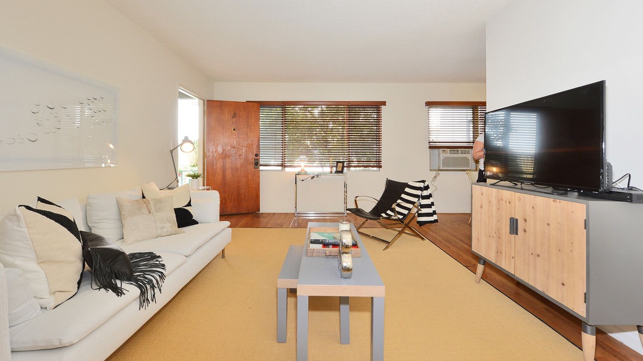 Photo of Livingroom in Beachwood Canyon