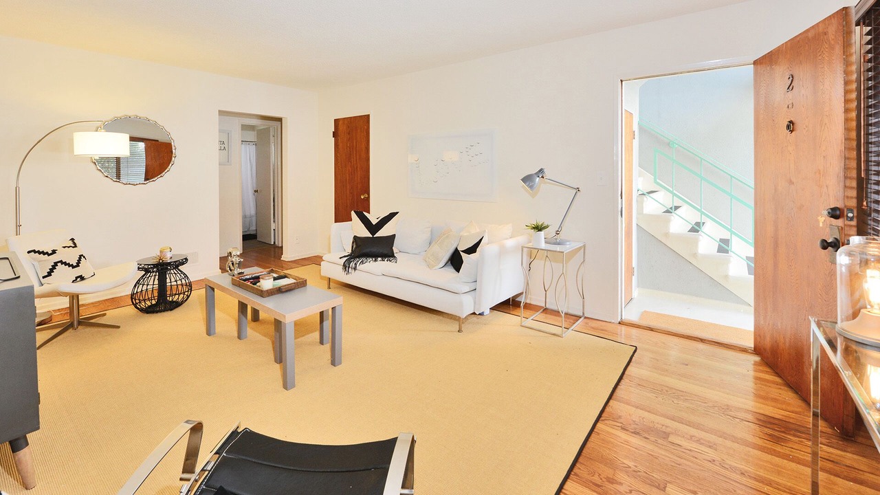 Photo of Livingroom in Beachwood Canyon