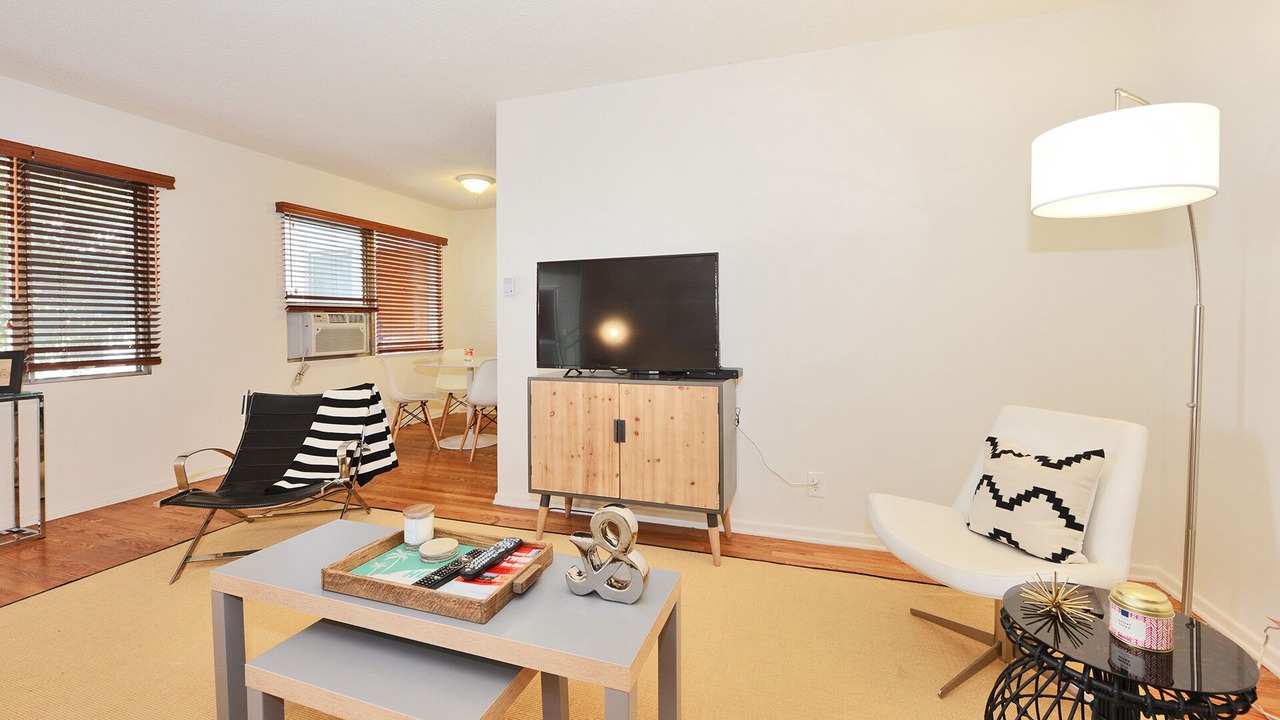 Photo of Livingroom in Beachwood Canyon