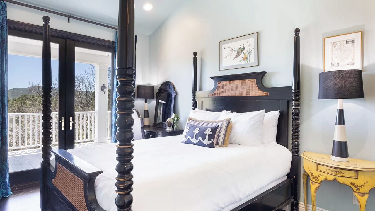 Photo of Bedroom in Malibu