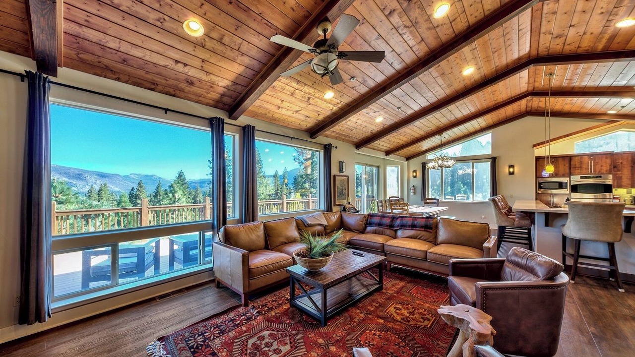Photo of Livingroom in South Lake Tahoe