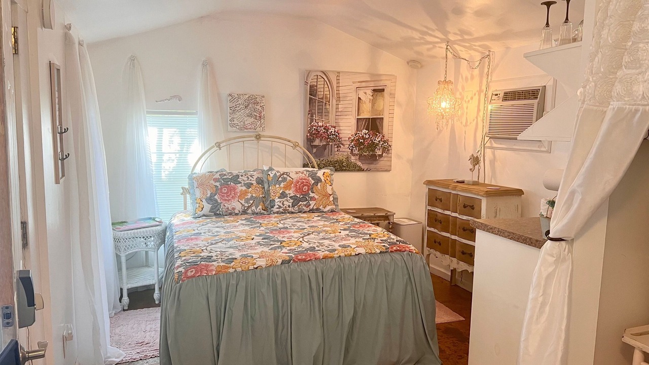 Photo of Bedroom in Gulfport