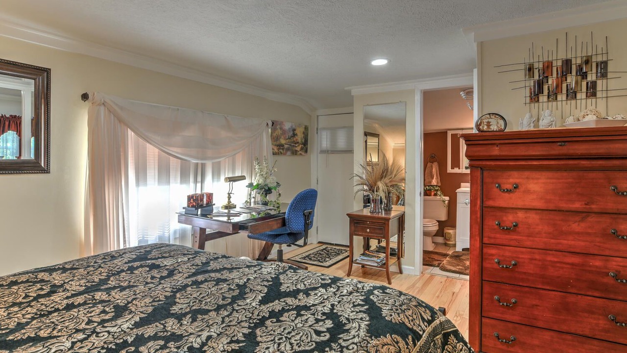 Photo of Bedroom in Candler