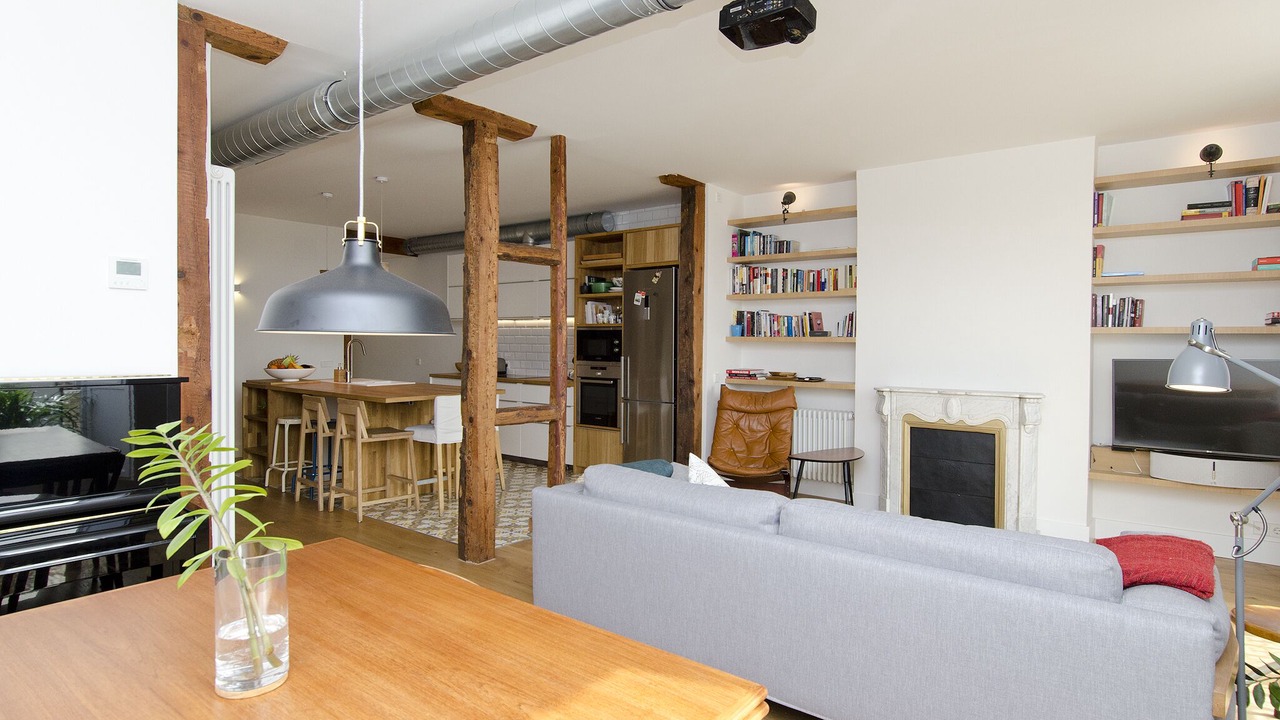 Photo of Livingroom in Golden Triangle of Art