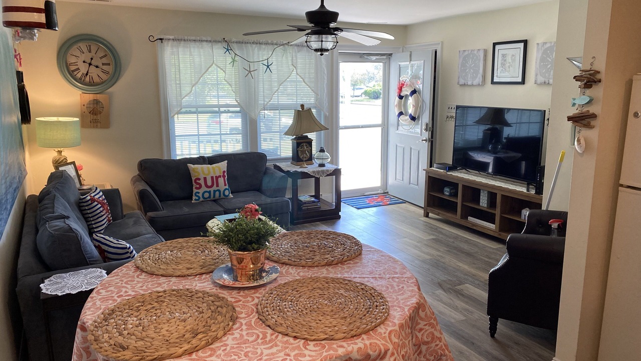 Photo of Livingroom in Village Green
