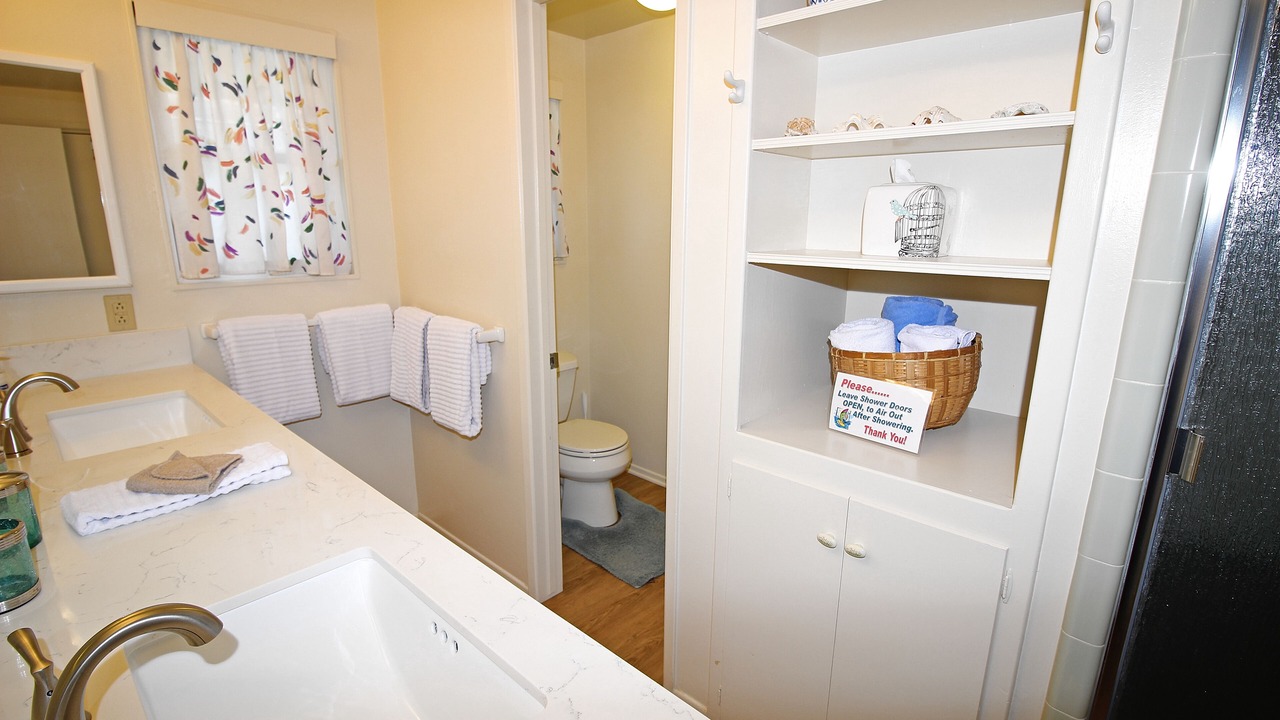 Photo of Bathroom in Oxnard Shores