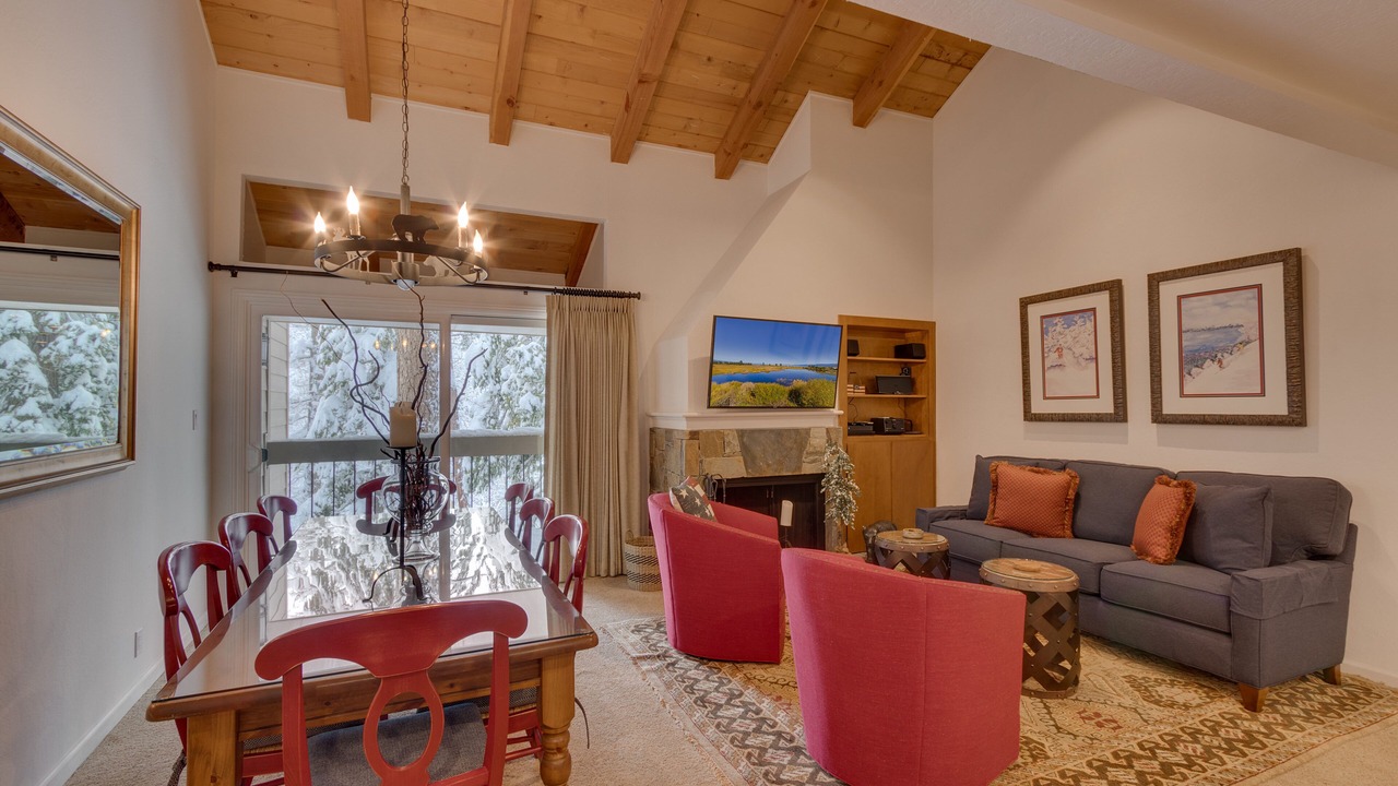 Photo of Livingroom in Carnelian Woods