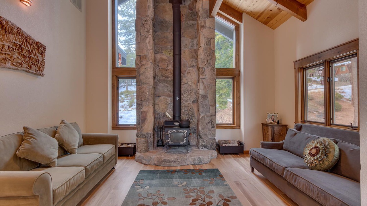Photo of Livingroom in Kingswood Estates