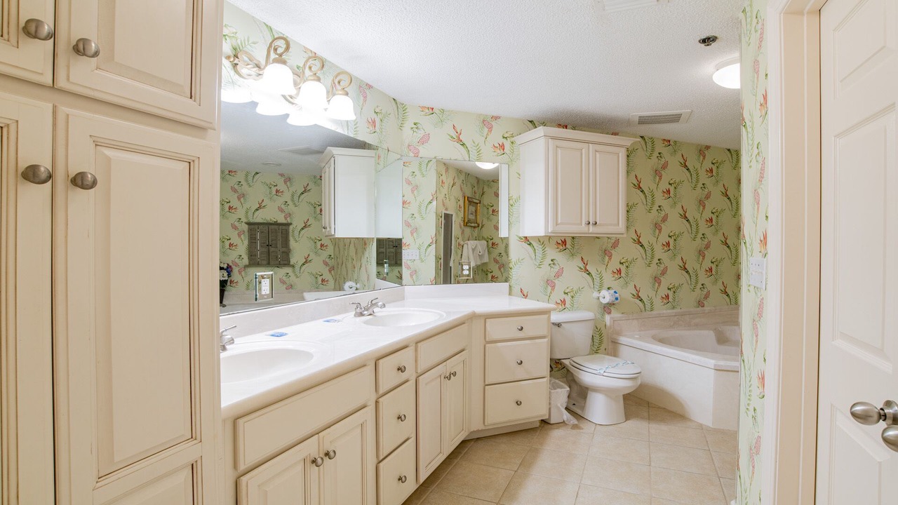 Photo of Bathroom in Orange Beach