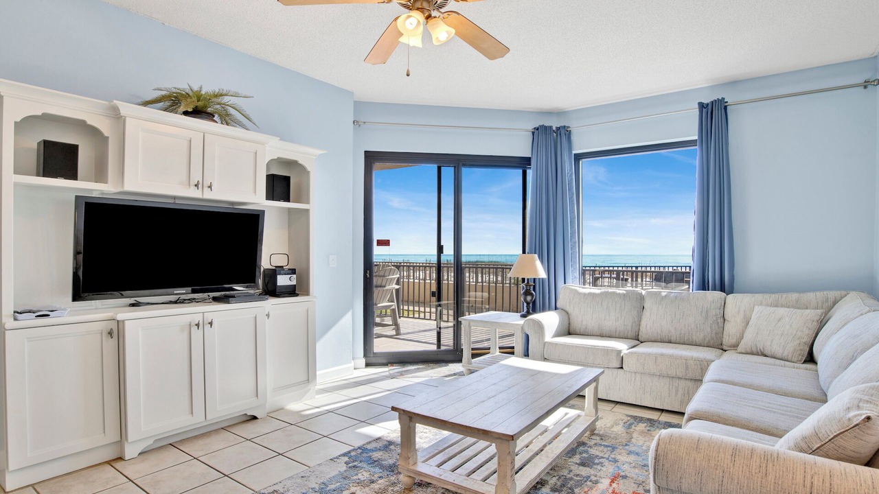 Photo of Livingroom in Orange Beach East