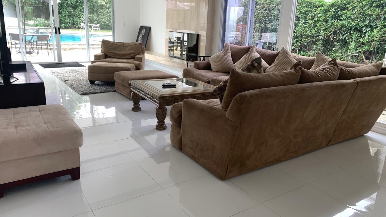 Photo of Livingroom in Woodland Hills