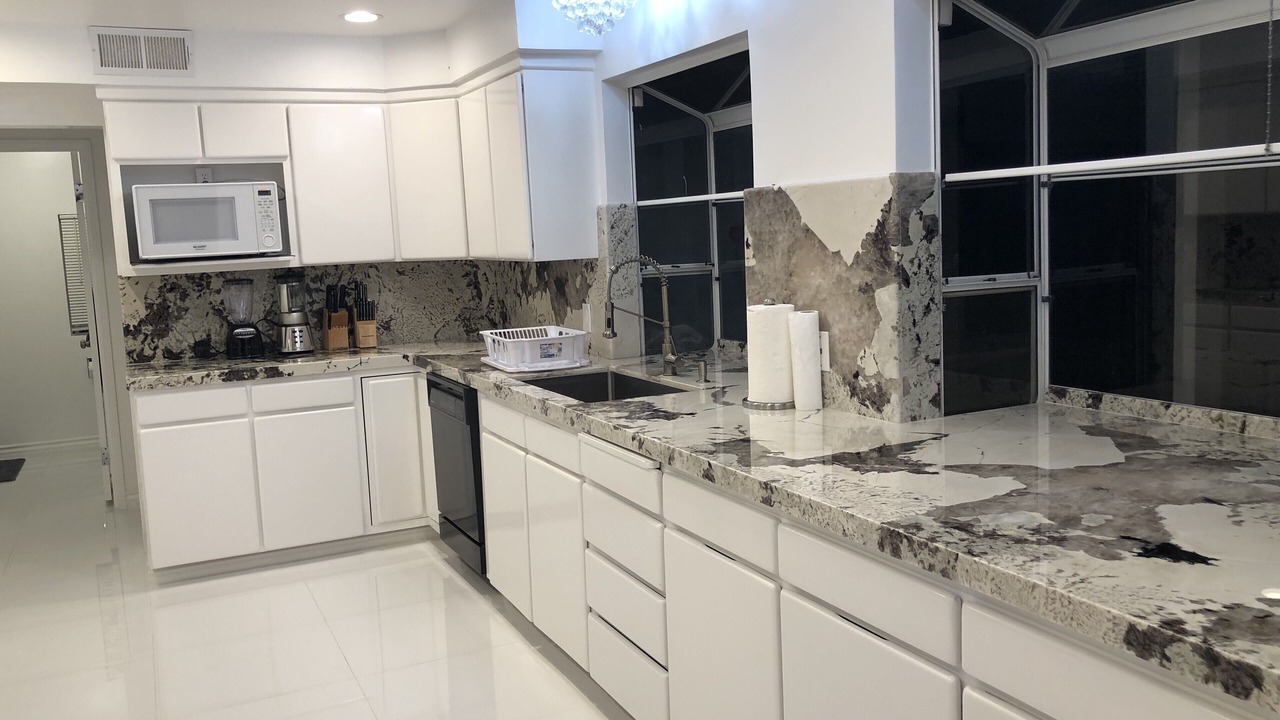 Photo of Kitchen in Woodland Hills
