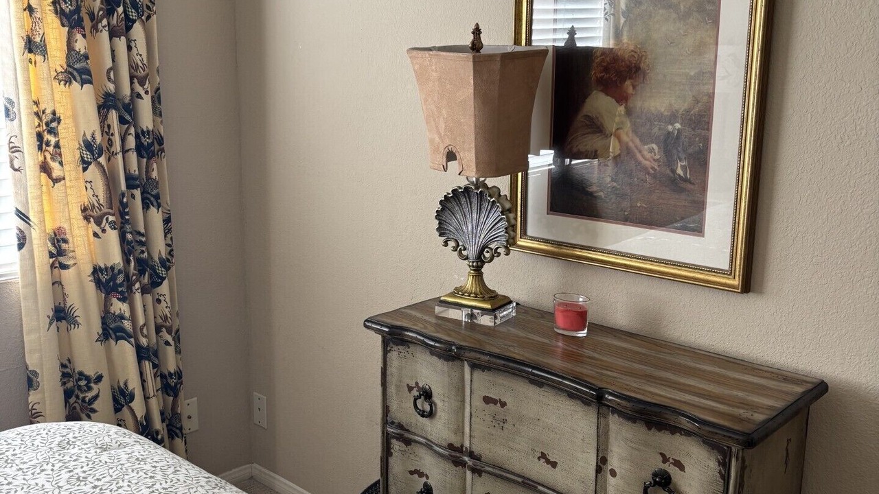 Photo of Bedroom in Orange