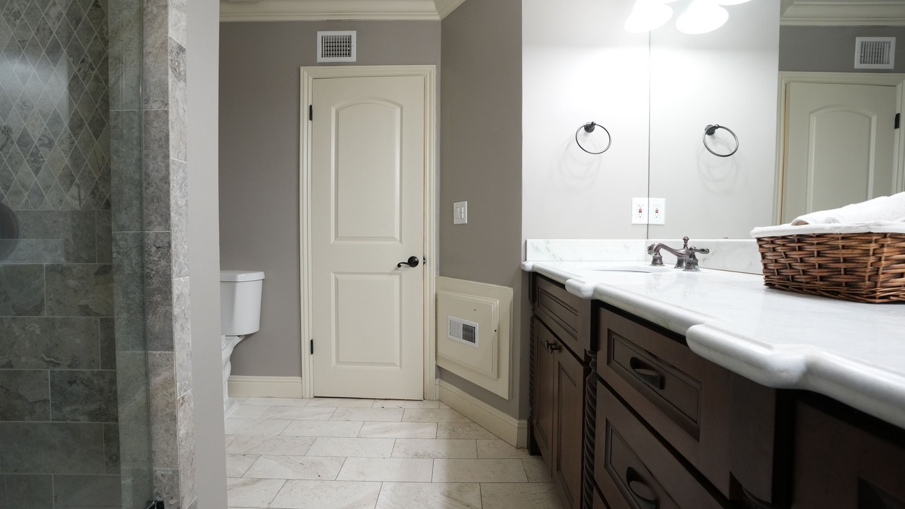 Photo of Bathroom in Northwest Anaheim