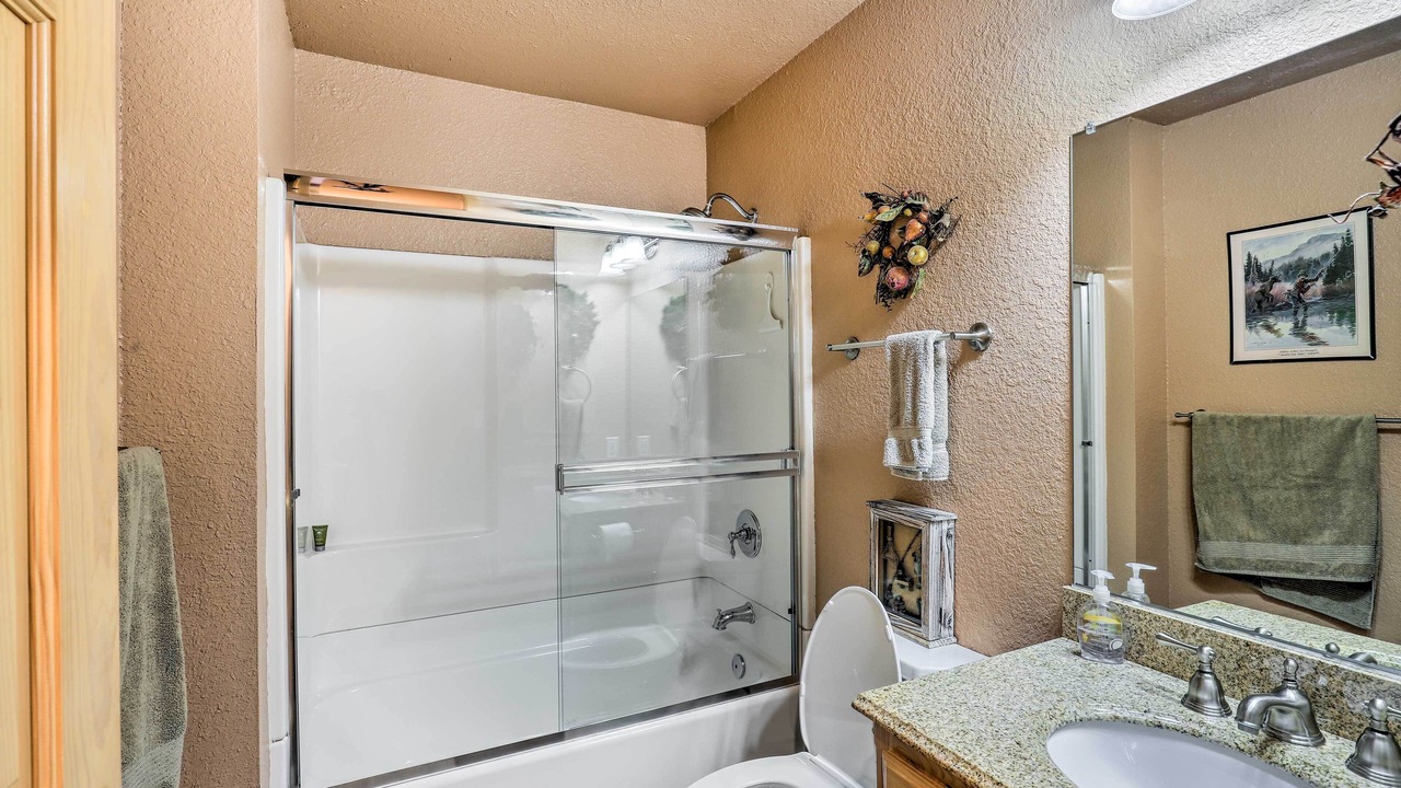 Photo of Bathroom in Hathaway Pines