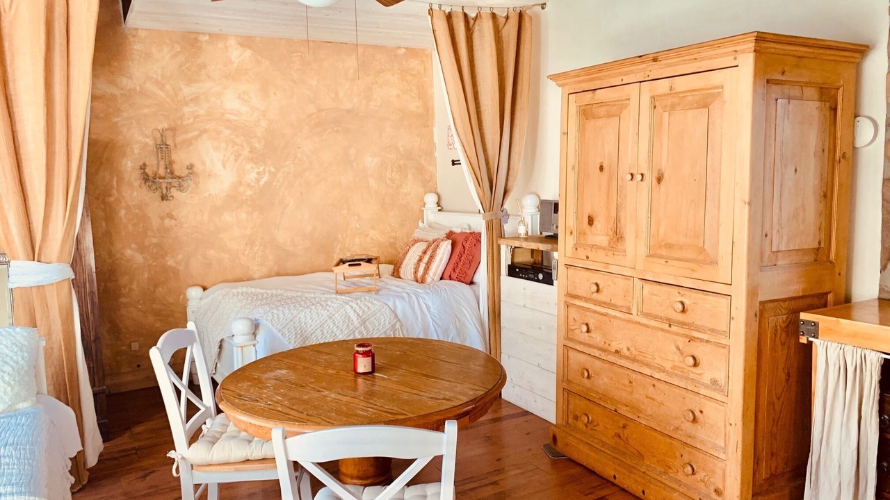 Photo of Bedroom in Mar Vista
