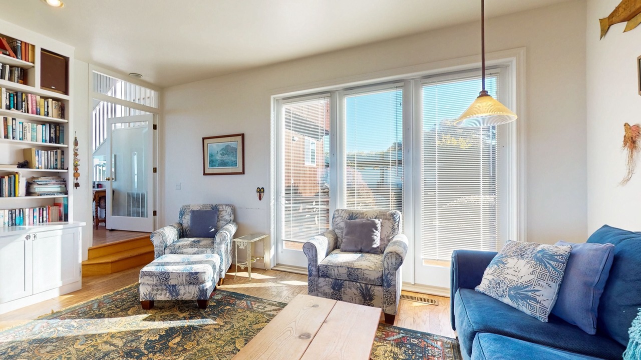 Photo of Livingroom in Fort Bragg