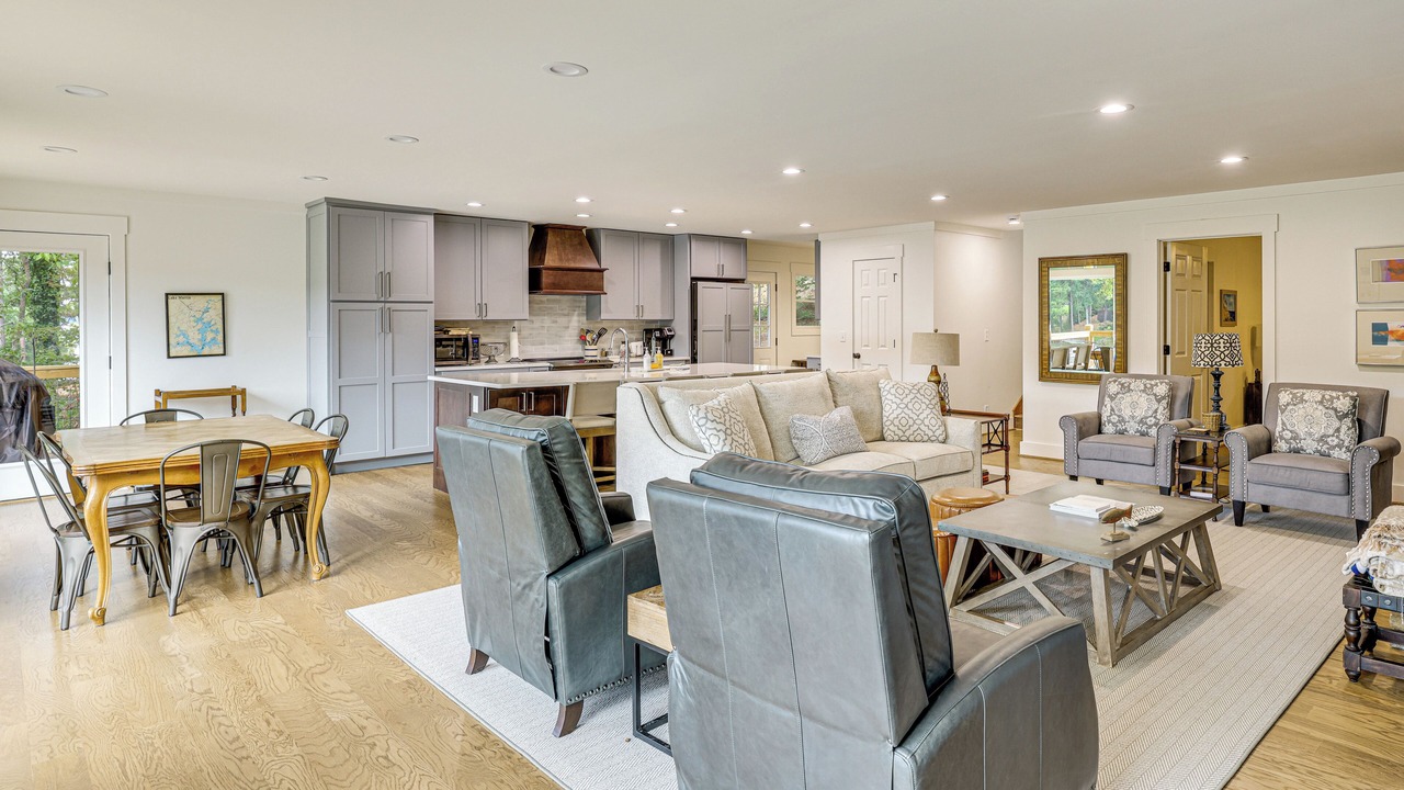 Photo of Livingroom in Little Kowaliga