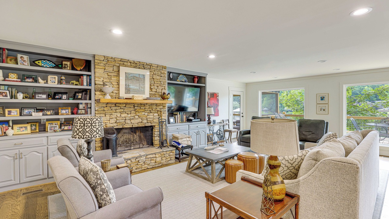 Photo of Livingroom in Little Kowaliga