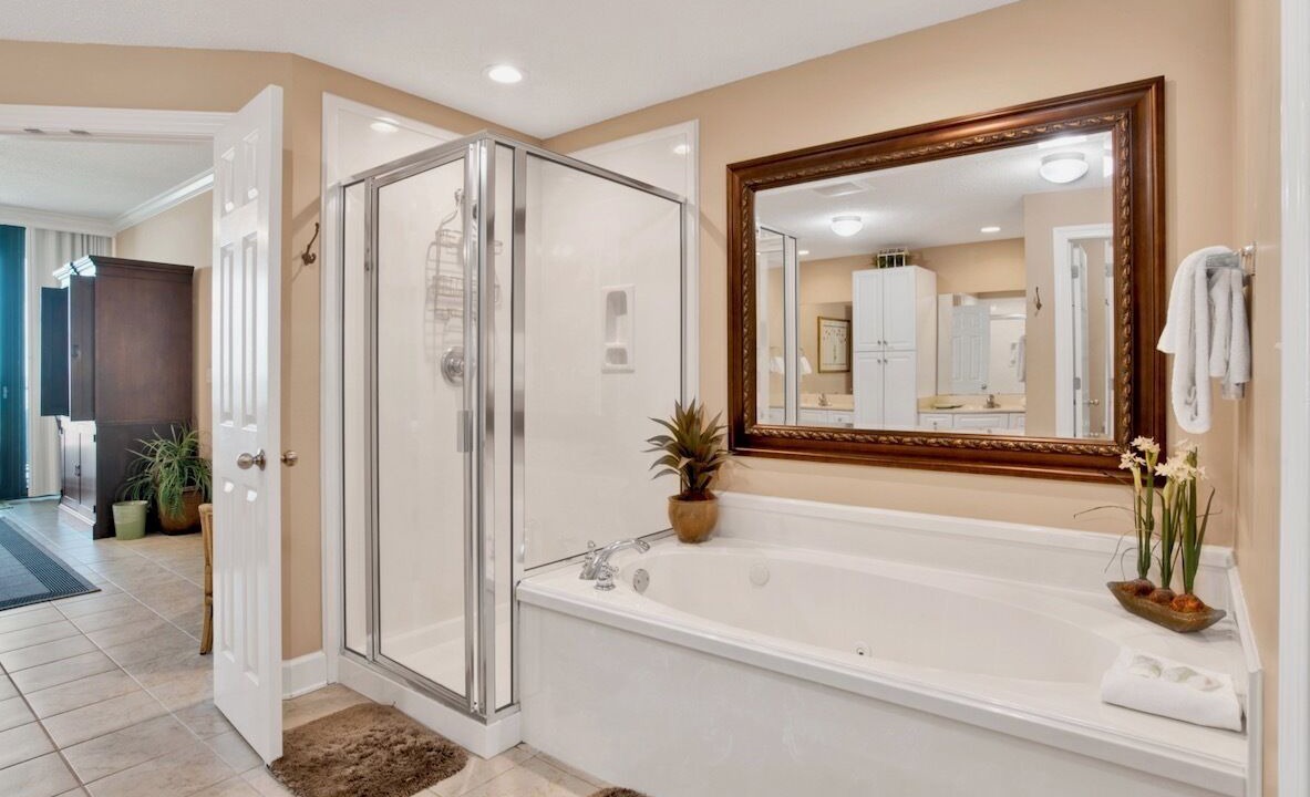 Photo of Bathroom in Orange Beach East