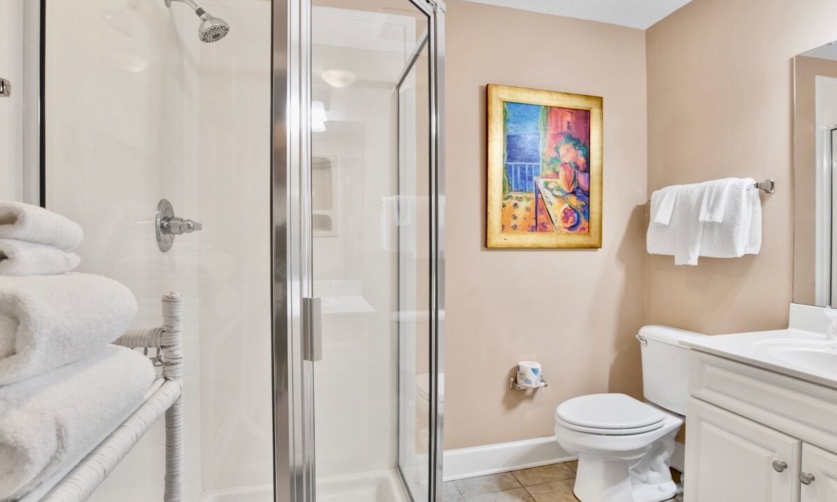 Photo of Bathroom in Orange Beach East