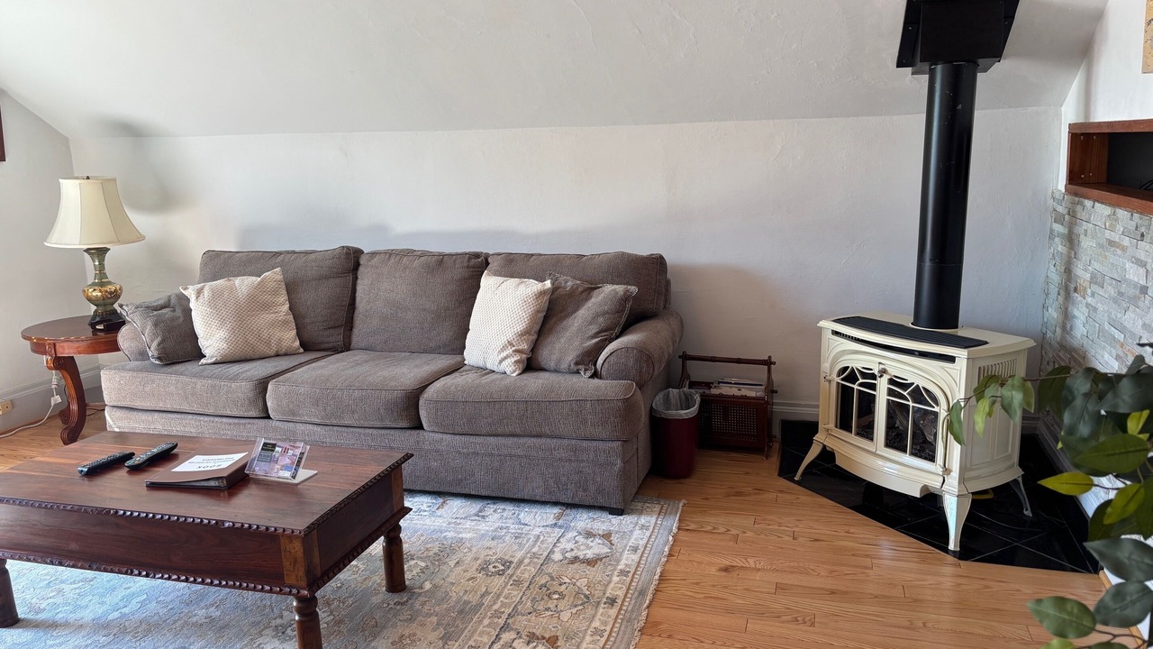 Photo of Livingroom in Alameda