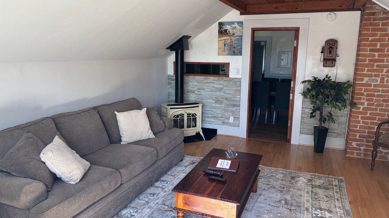 Photo of Livingroom in Alameda