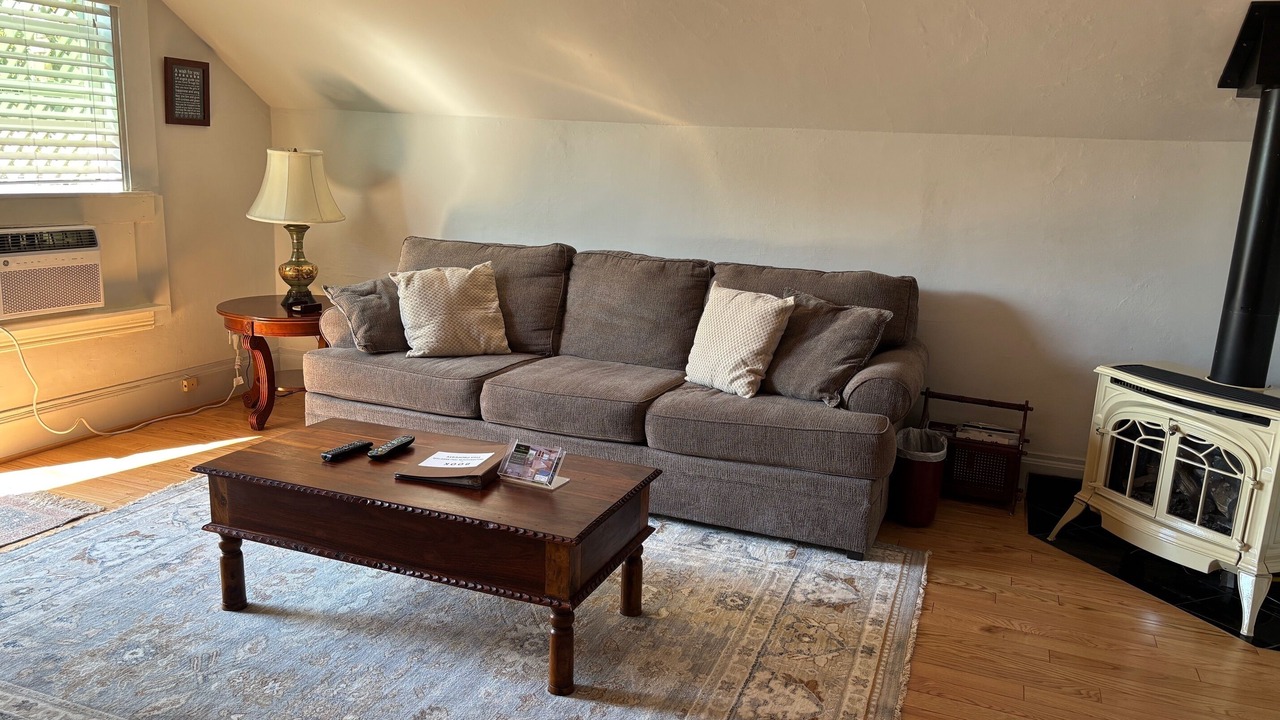 Photo of Livingroom in Alameda