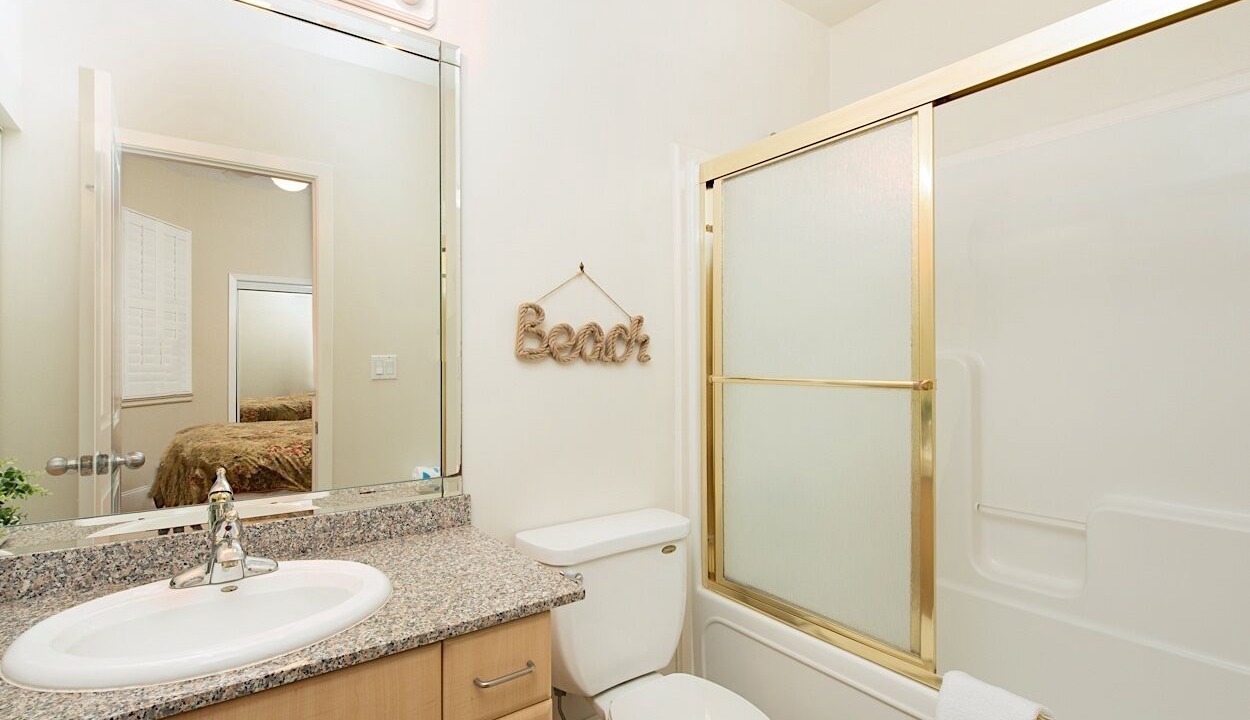 Photo of Bathroom in Orange Beach East