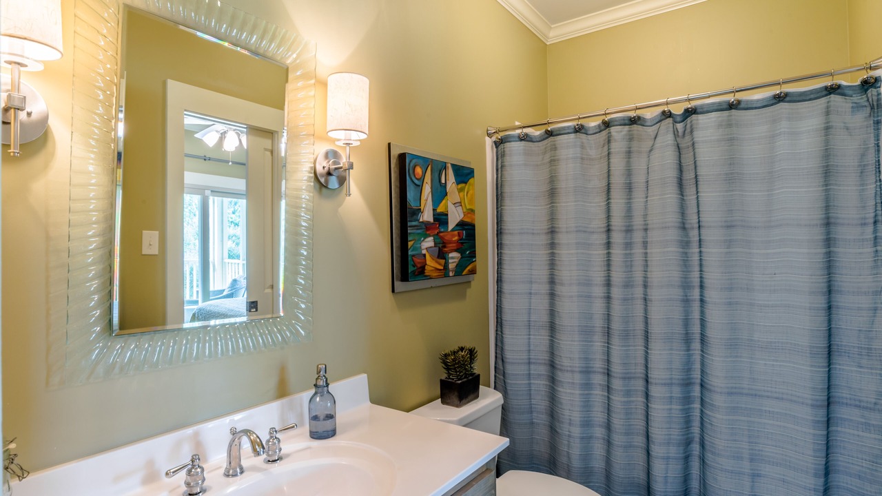 Photo of Bathroom in Dauphin Island