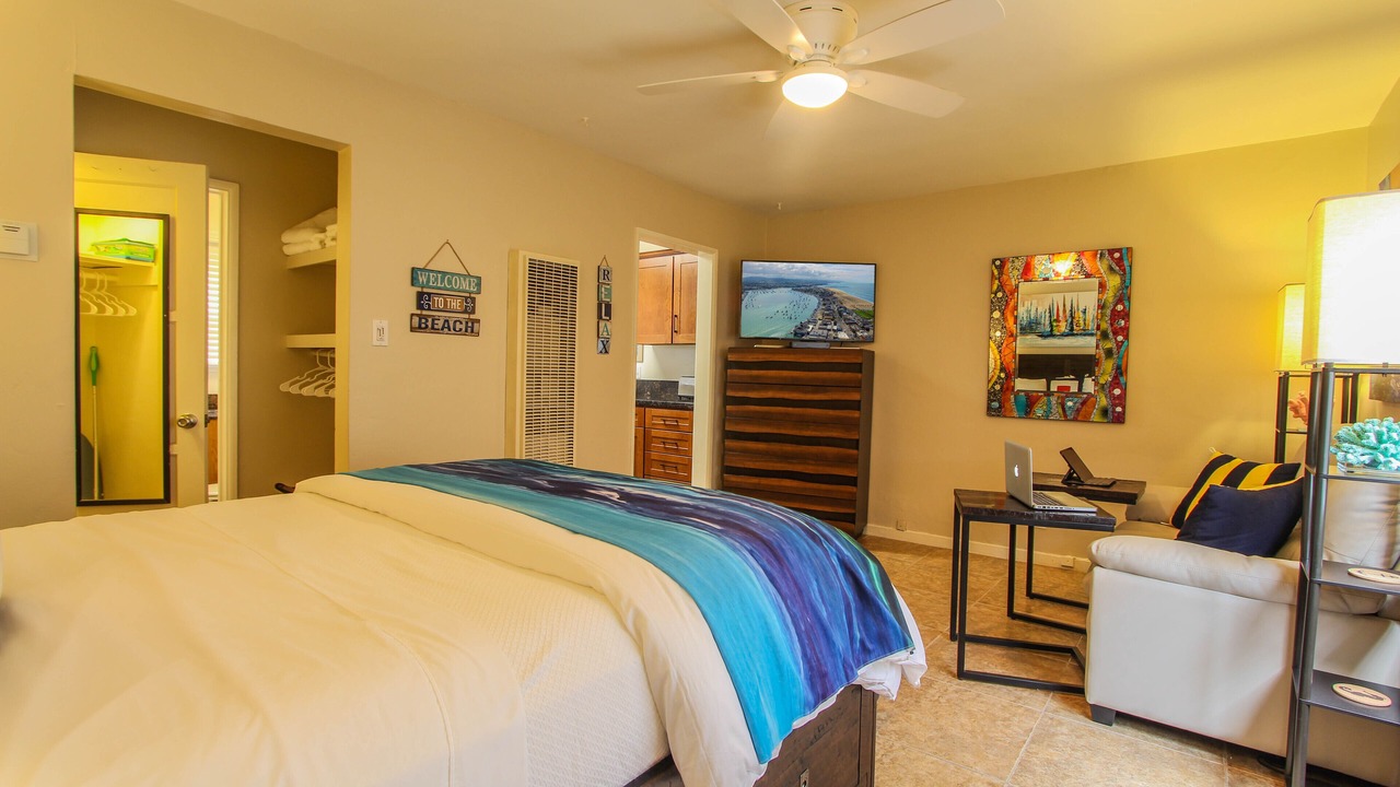 Photo of Bedroom in Balboa Peninsula