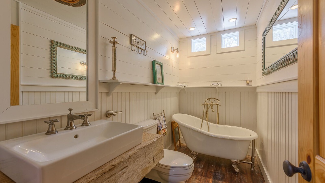 Photo of Bathroom in Banner Elk