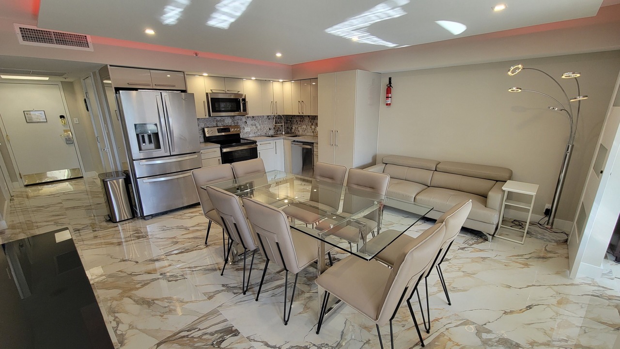 Photo of Livingroom in Mid Beach