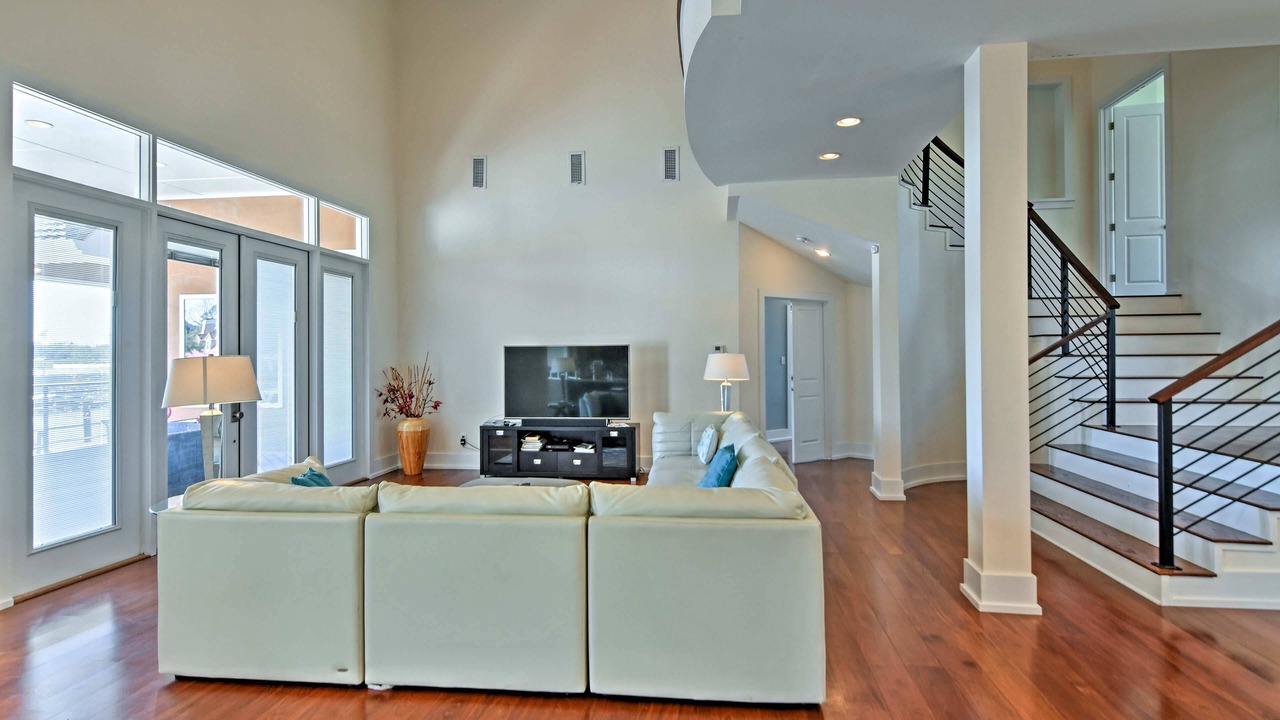 Photo of Livingroom in Gulf Hills