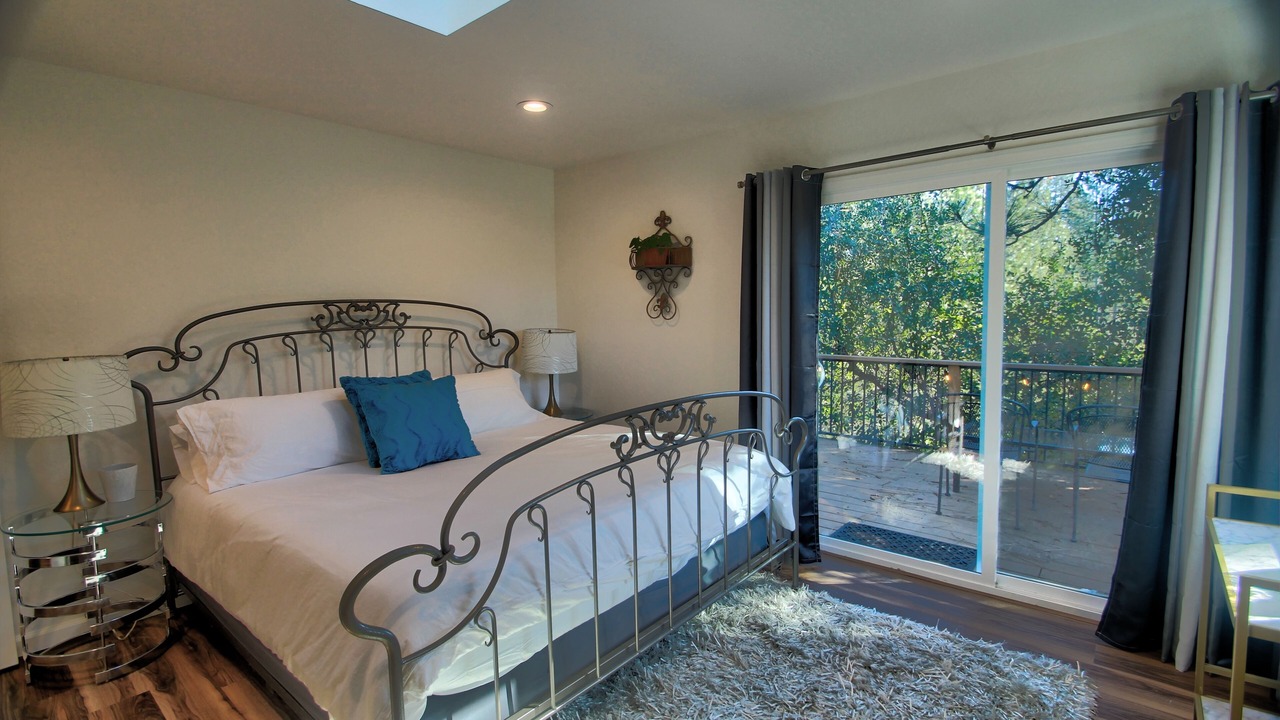 Photo of Bedroom in Groveland