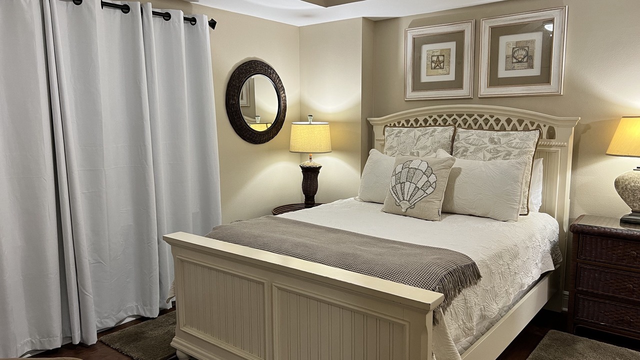 Photo of Bedroom in Mexico Beach