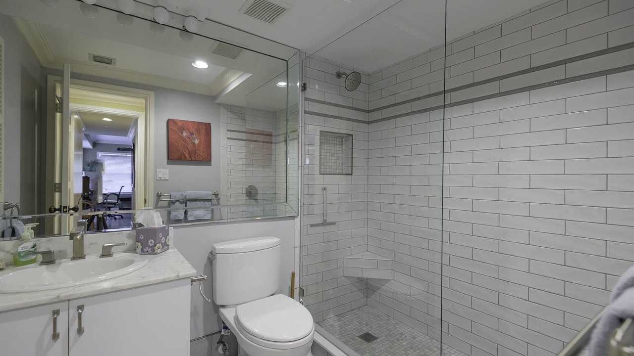 Photo of Bathroom in Truman Annex
