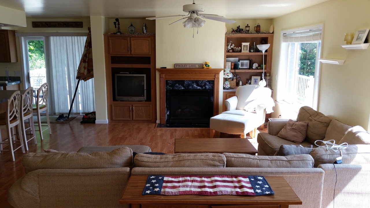 Photo of Livingroom in Findley Lake