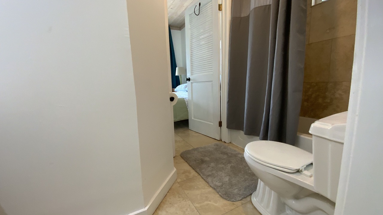 Photo of Bathroom in Green Turtle Cay