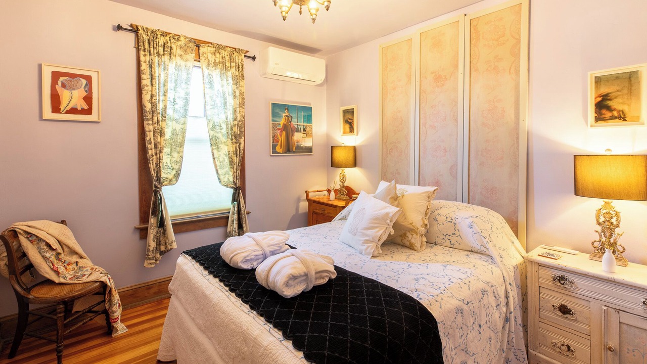 Photo of Bedroom in Hudson