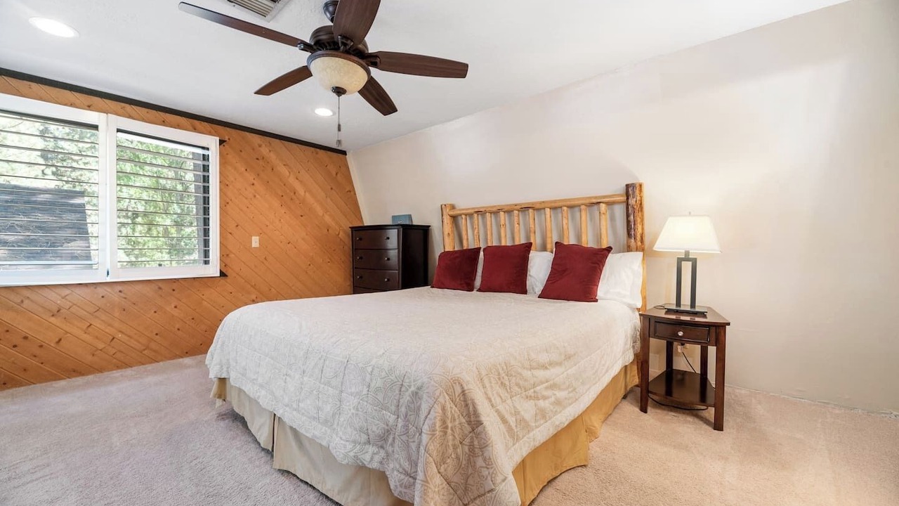 Photo of Bedroom in Summit Estates