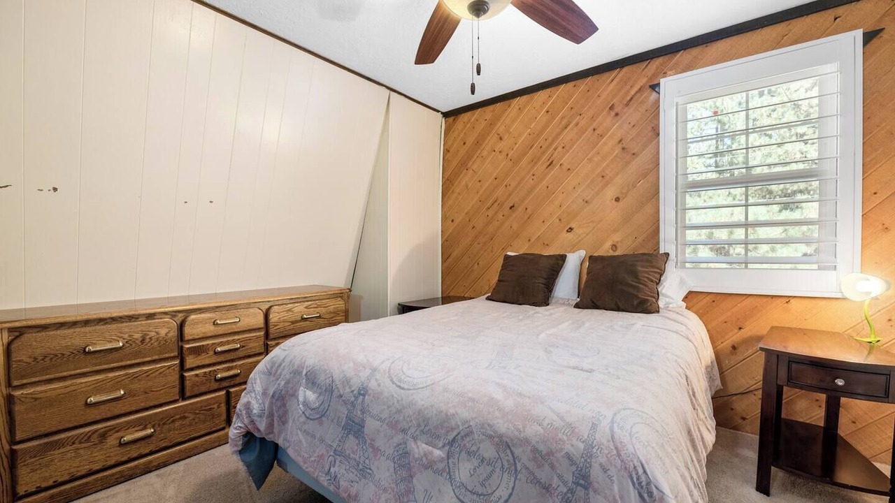 Photo of Bedroom in Summit Estates