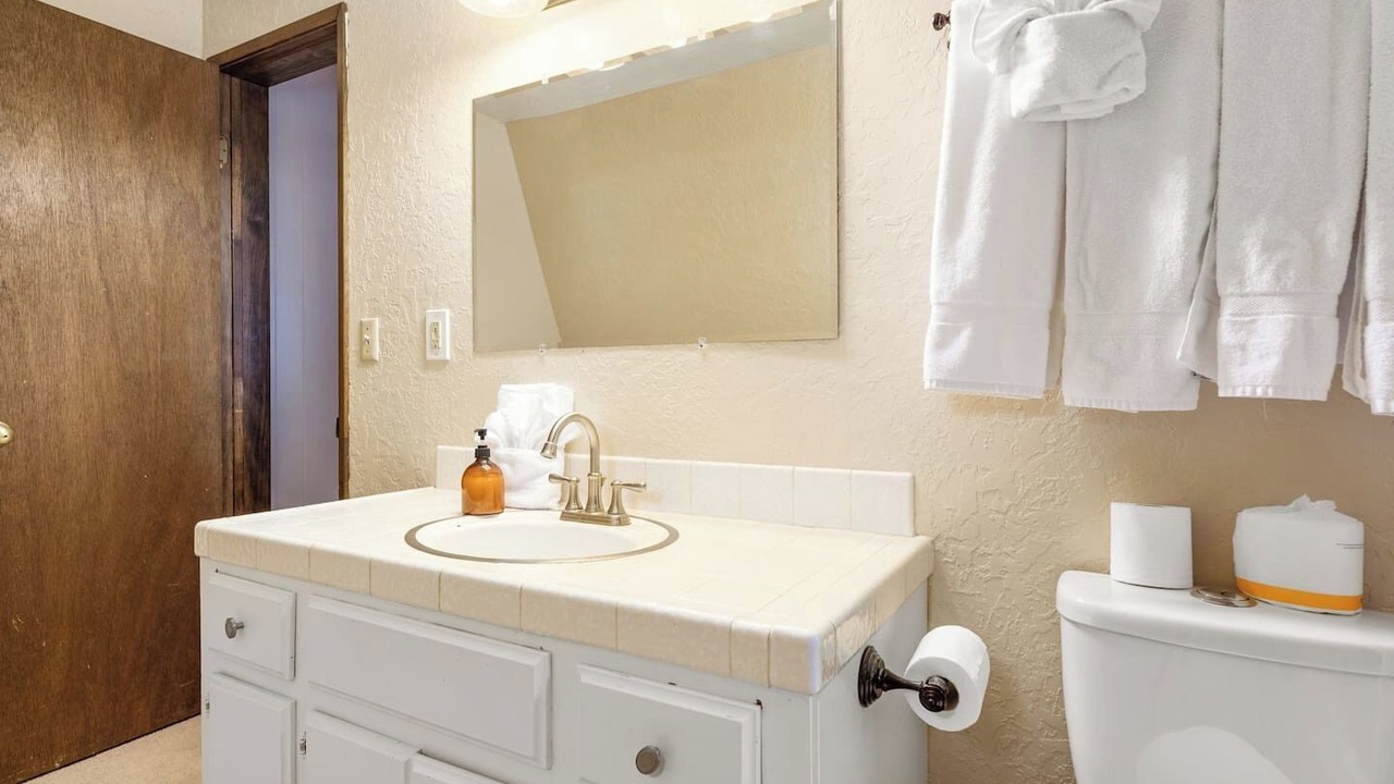 Photo of Bathroom in Summit Estates