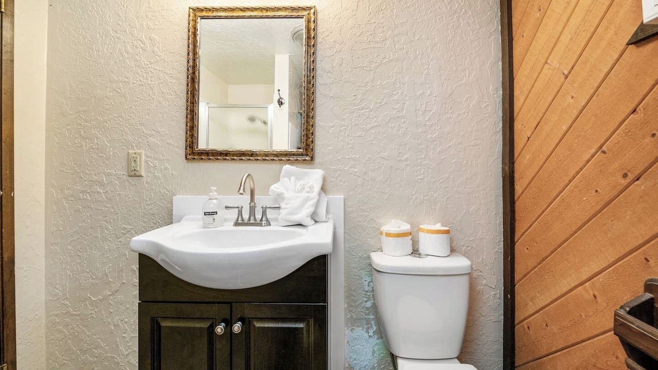 Photo of Bathroom in Summit Estates