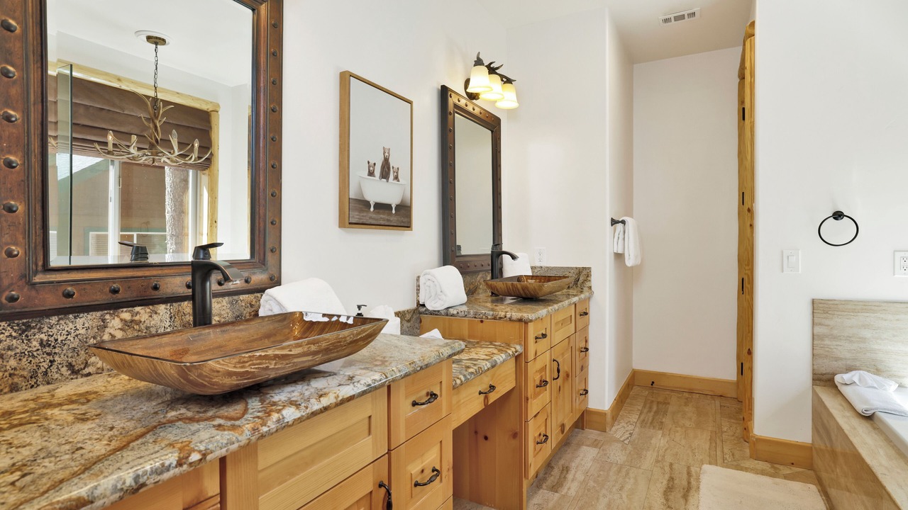 Photo of Bathroom in Evergreen Estates