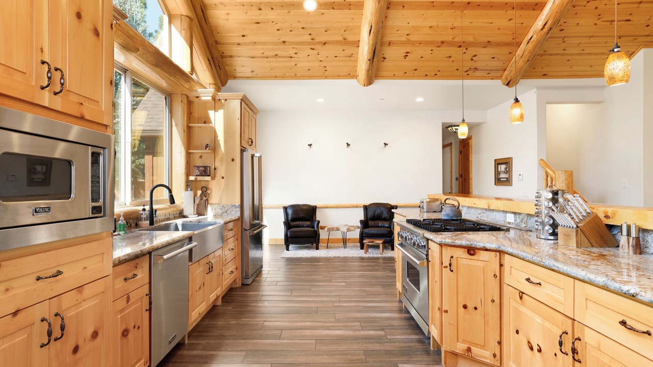 Photo of Kitchen in Evergreen Estates