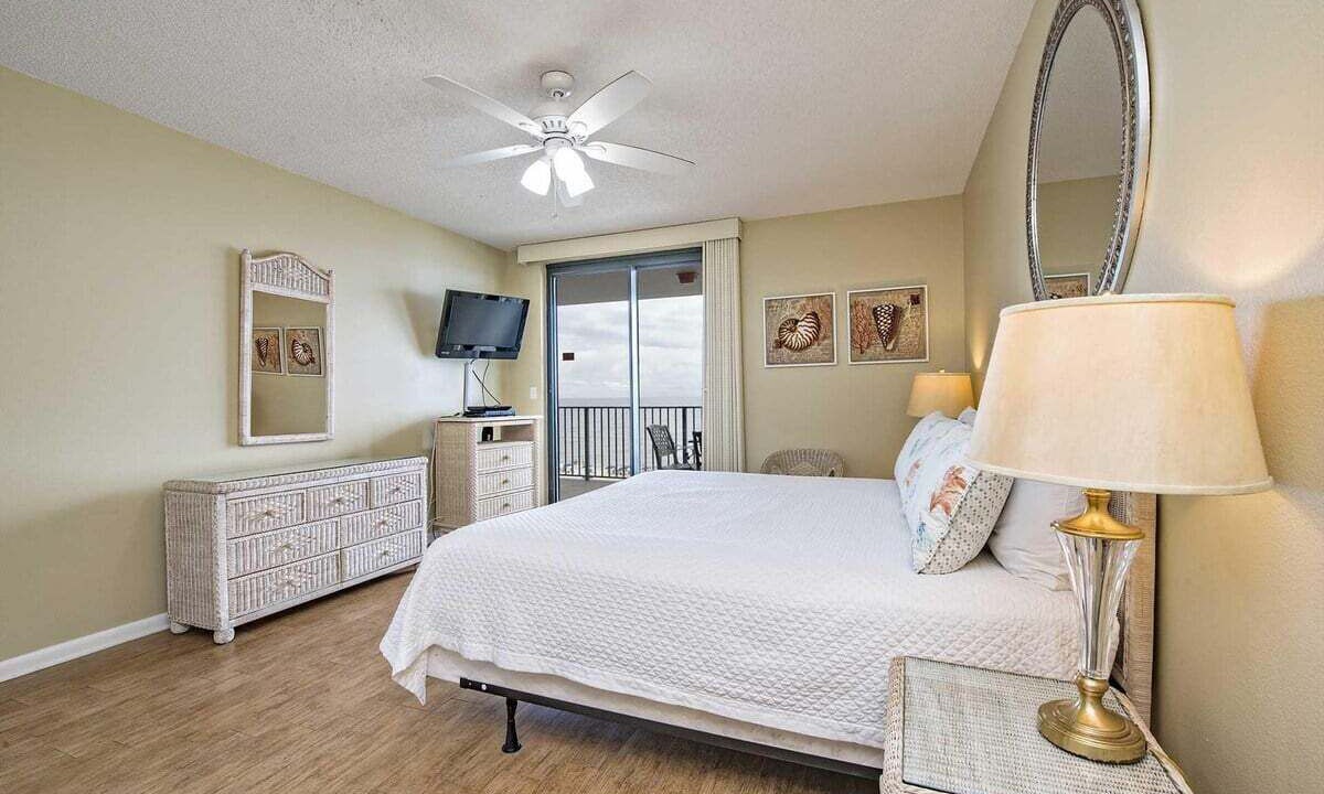 Photo of Bedroom in Orange Beach East