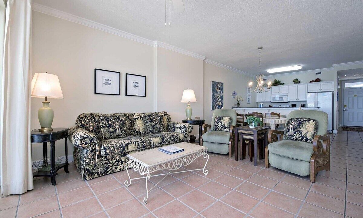 Photo of Livingroom in Orange Beach East